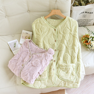 秋冬法兰绒马甲女加厚保暖背心家居服无袖坎肩珊瑚绒上衣宽松大码