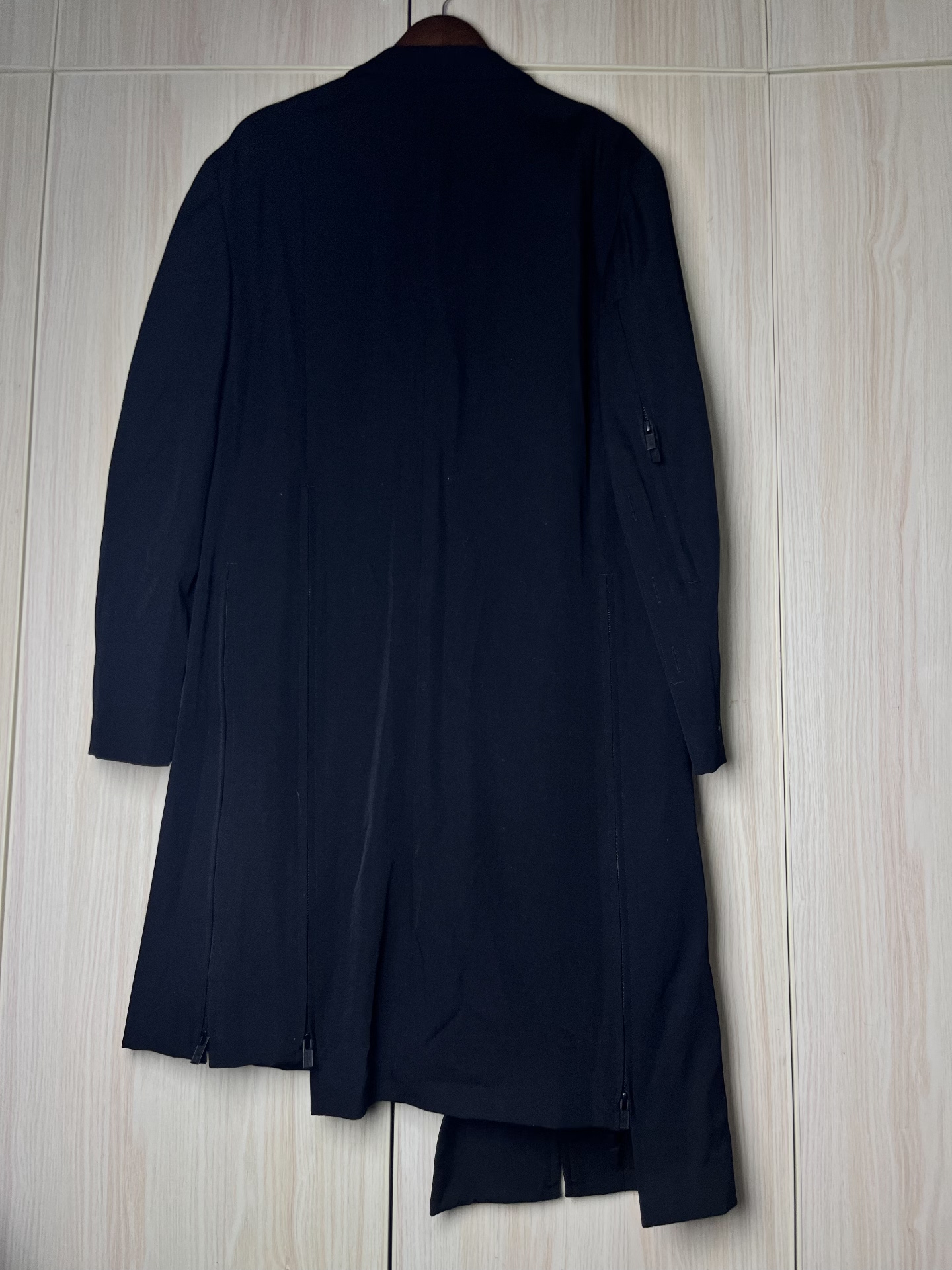 Yohji Yamamoto 25SS Asymmetric Coat — detail