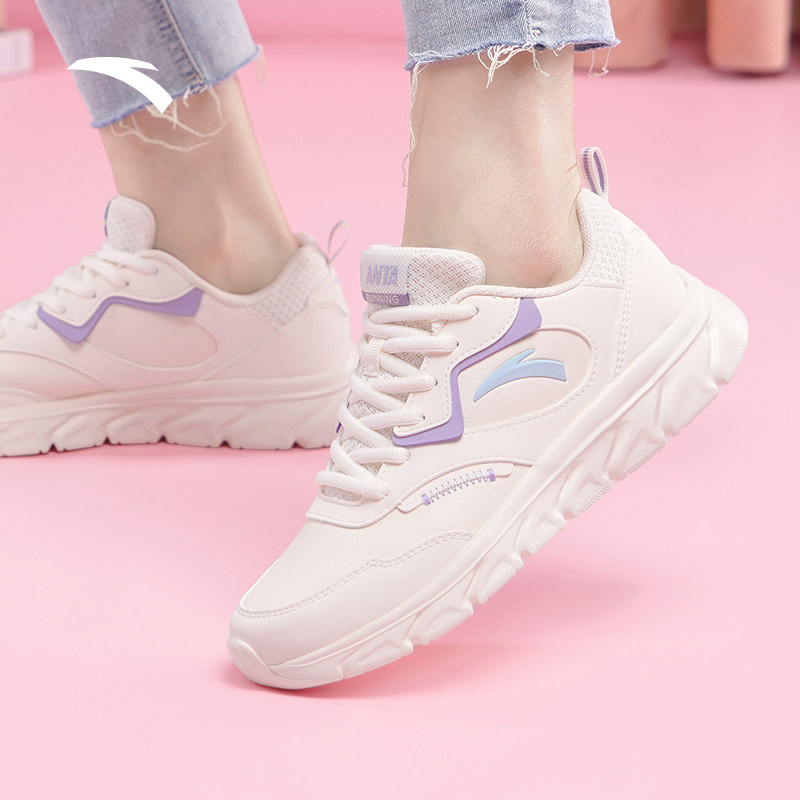 安踏跑步鞋夏季新款防泼水轻便减震休闲小白鞋女士皮面女鞋运动鞋