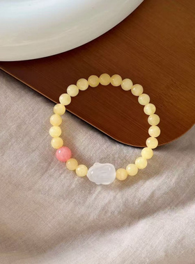 趴趴兔明黄色系天然石春日饰品中