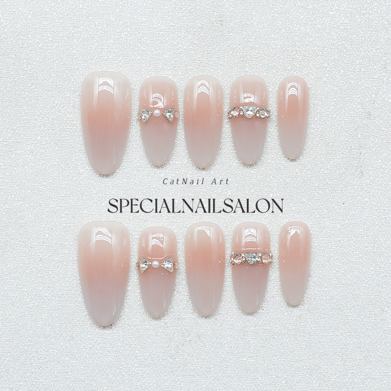 【爱语呢喃】纯手工穿戴甲裸色渐变仙女高级感温柔显白猫眼美甲片