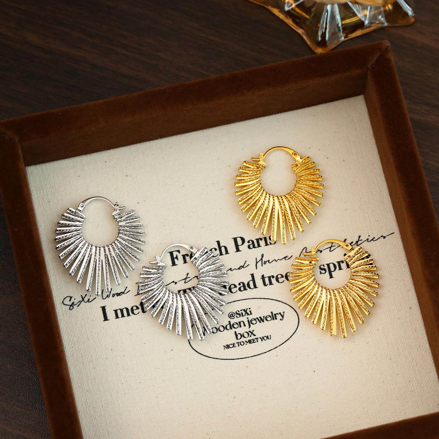 明星同款设计感麻花线条桃心耳扣几何心形镂空金属耳坠欧美风耳环