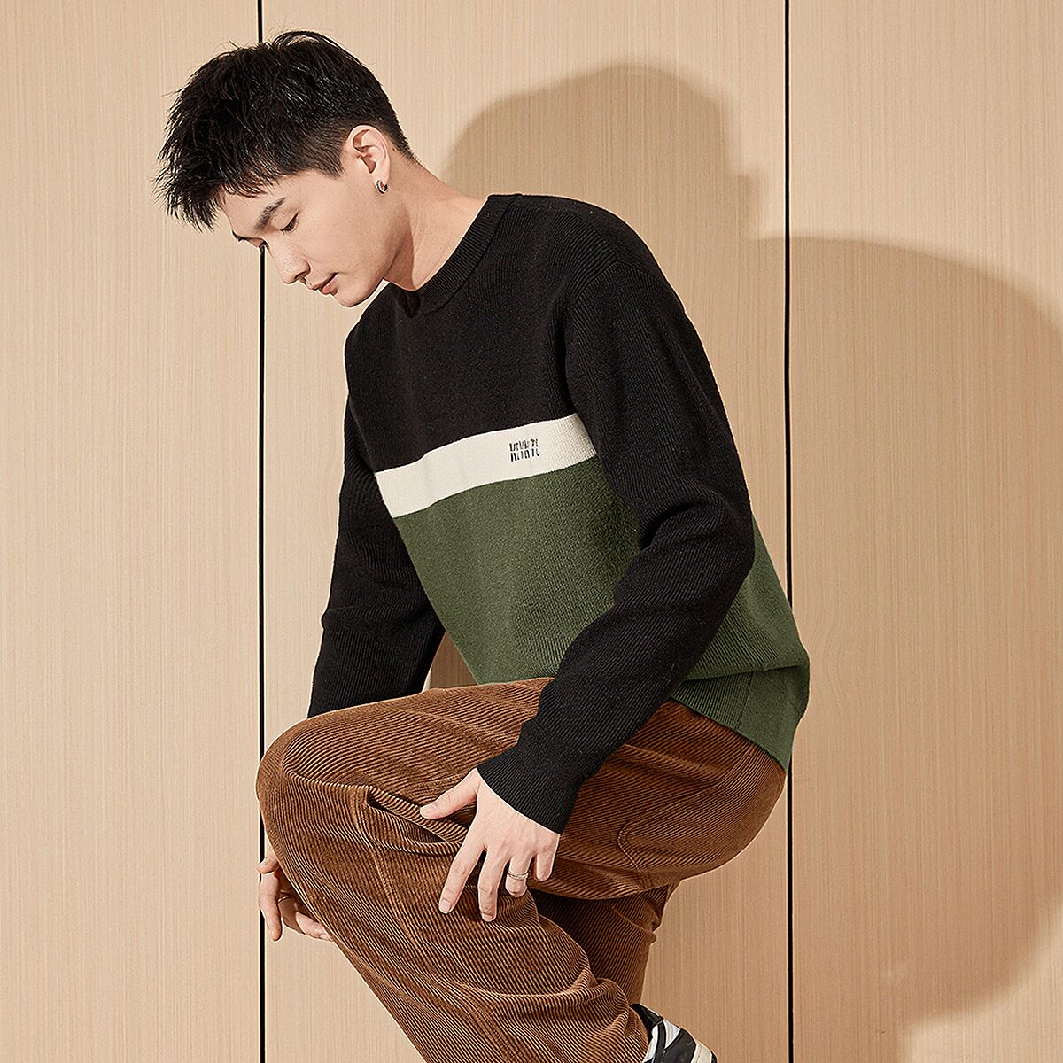 唐狮2026秋冬季新款毛衣男生圆领撞色拼接商务休闲内搭上衣百搭潮