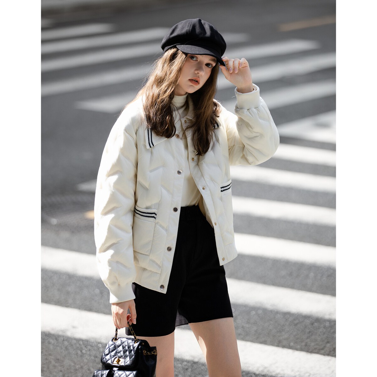 唐狮2025年秋冬款女翻领异材质拼接小香风短款羽绒服高级感减龄