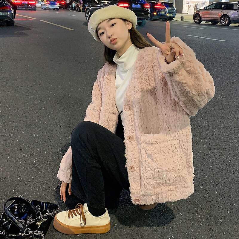 唐狮仿羊羔绒外套女v领设计感2026秋冬季新款小个子加厚毛毛上衣