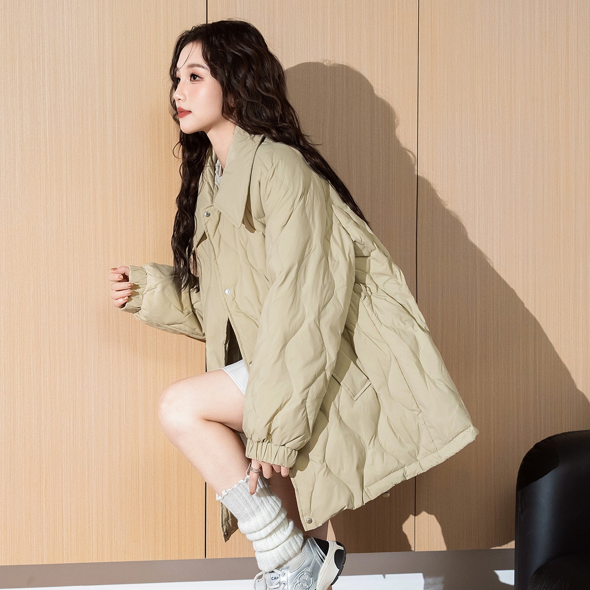 唐狮2025冬装美拉德翻领羽绒服女新款冬季爆款菱形格90绒外套