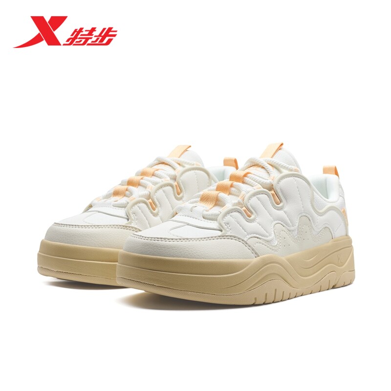 特步女鞋板鞋2025冬季新品华夫鞋官方正品运动鞋女款975418310015