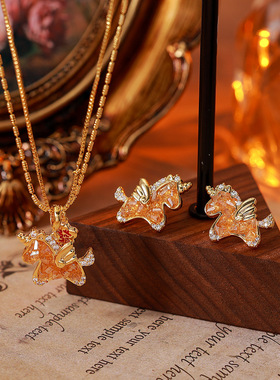 金色闪钻独角兽吊坠项链轻奢高级感精致百搭甜美设计感锁骨链颈链