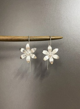 Vintage古着 Sacred White Lotus耳饰