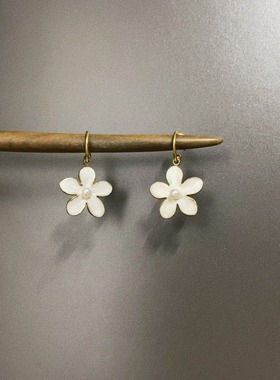 Vintage古着 Pear blossoms fall耳饰