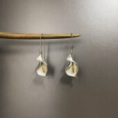 Calla Vintage古着 Moonlight Lily耳饰