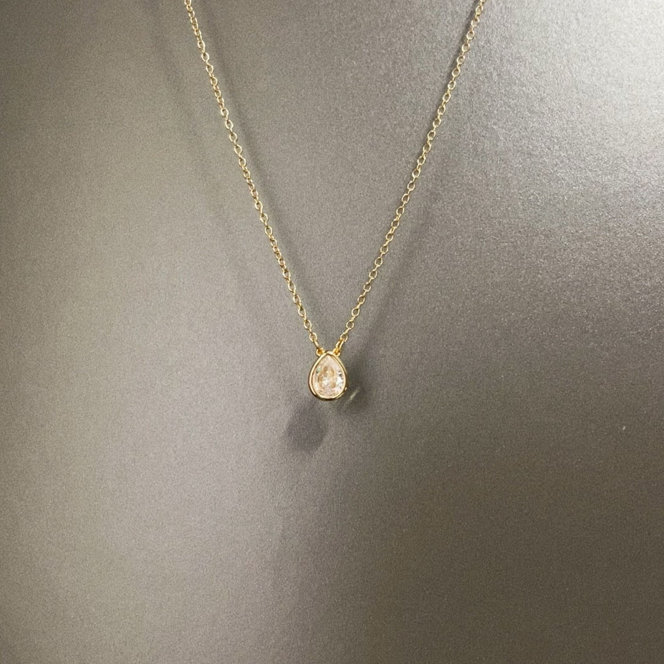 Vintage古着 Star-engraved tears项链