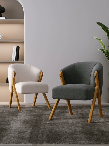 Современный и минималистичный диван, модная лента для домашнего использования, чай с молоком