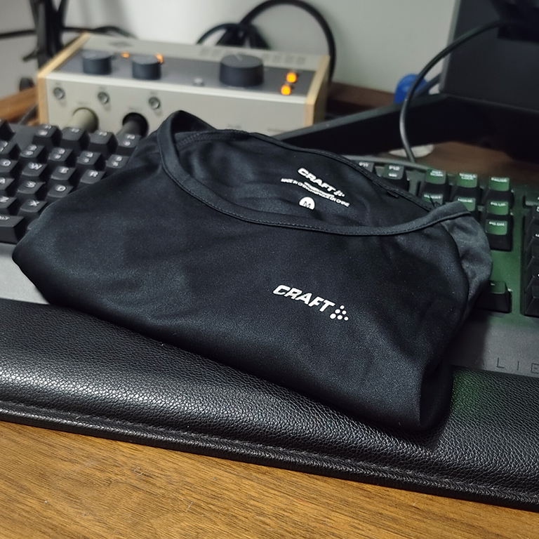 瑞典craft老款黑色处理女款弹性运动速干排汗短袖圆领体恤1903176