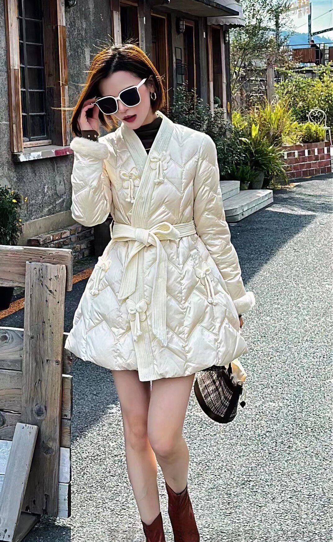 淑女风中长款V领羽绒服百搭显瘦