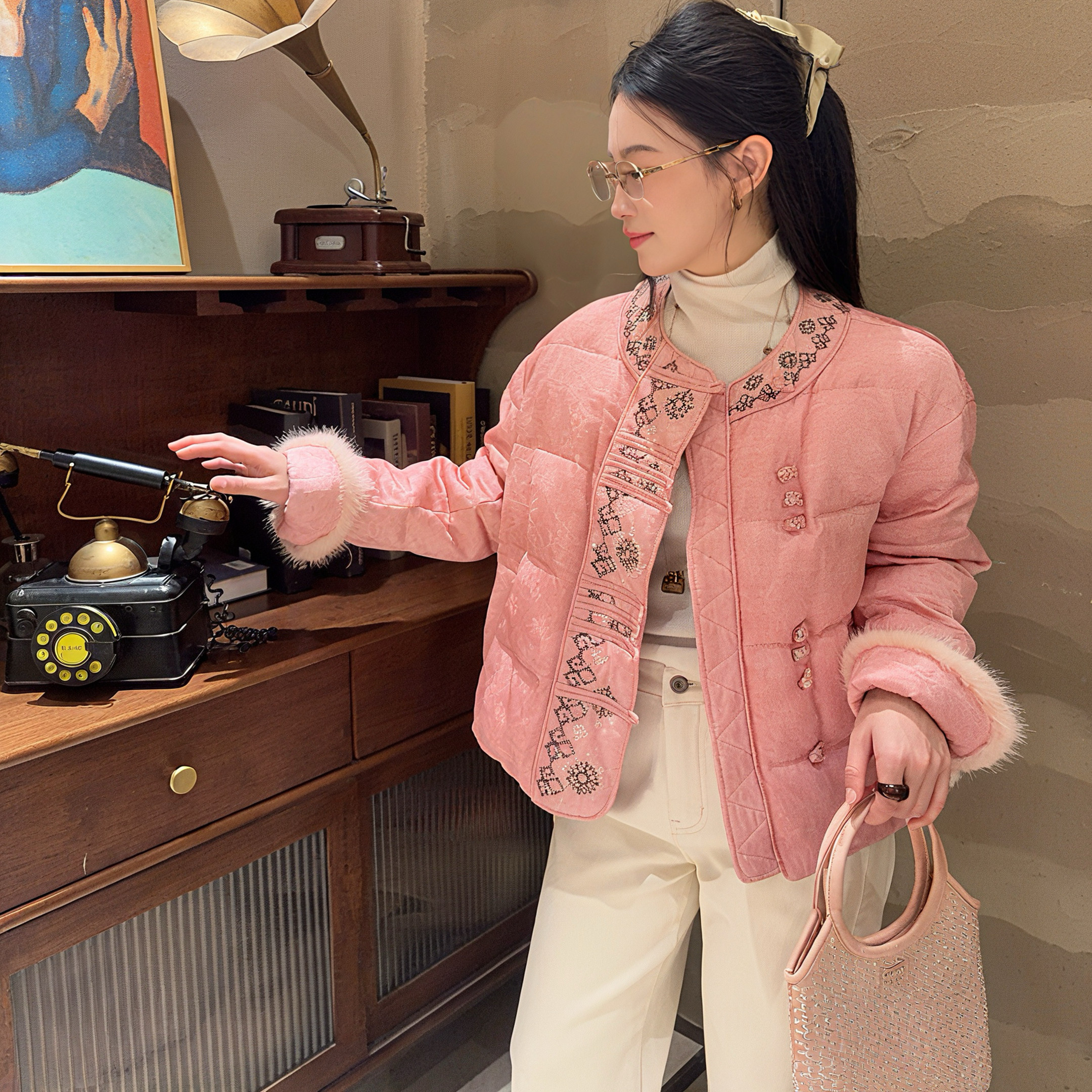 新中式盘扣民族风拼水貂毛羽绒服