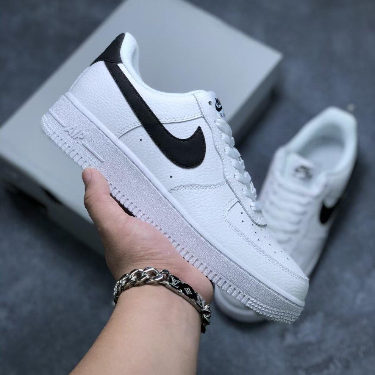 Nike Air Force1 "White and Black"耐克空军经典复古防滑男板鞋