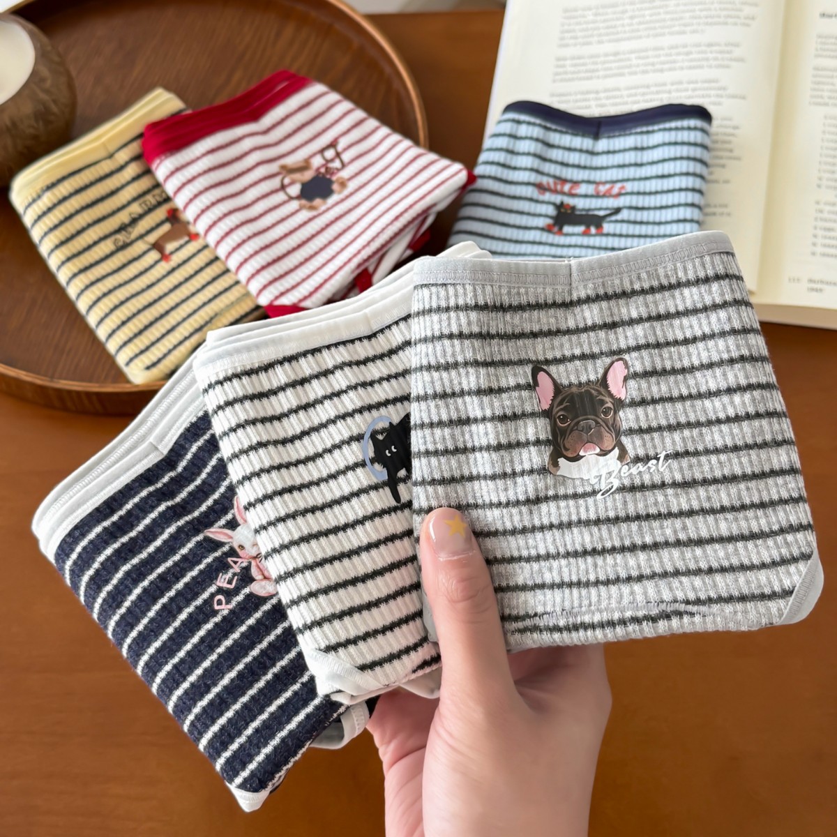 条纹低腰小V形内裤女高弹无痕