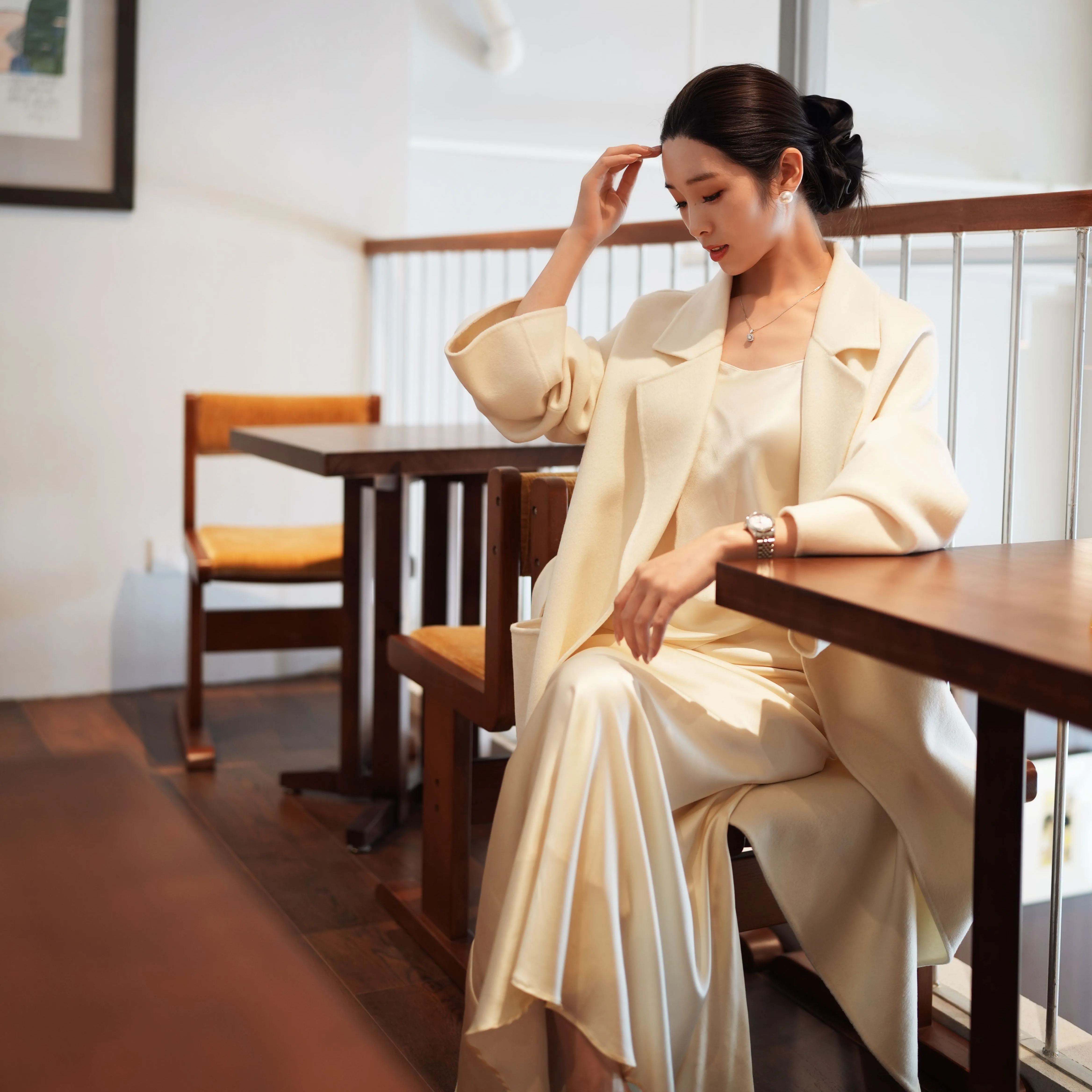 嫚渡|100%纯山羊绒|端庄优雅高定奢华翻领长袖腰带白色羊绒大衣