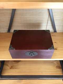 正品复古桌面实木收纳盒首饰盒木盒房本证件文件小木箱带锁
