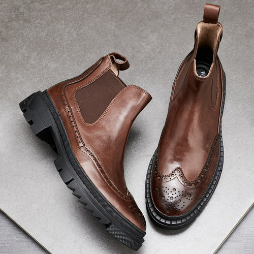 布洛克秋冬商务风雕花套筒皮靴