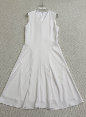 Th同款 2026春夏新品女装 三醋酯V领伞摆无袖连衣裙 Q0109607