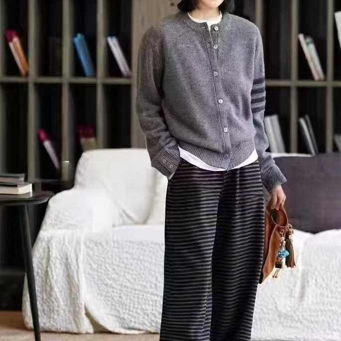 高端定制 欧洲站  圆领经典羊绒针织开衫291143