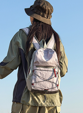 小型双肩包女轻便携户外运动旅游防泼水登山包男iPad平板电脑背包