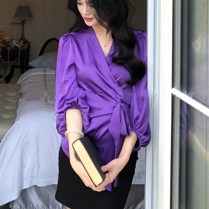 大码气质缎面绑带v领衬衫女春夏胖mm高级感收腰显瘦法式别致上衣