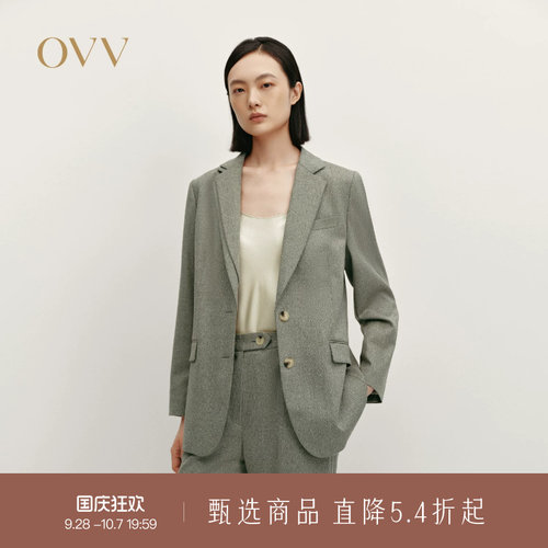 不对称领型 修身版型 羊毛面料