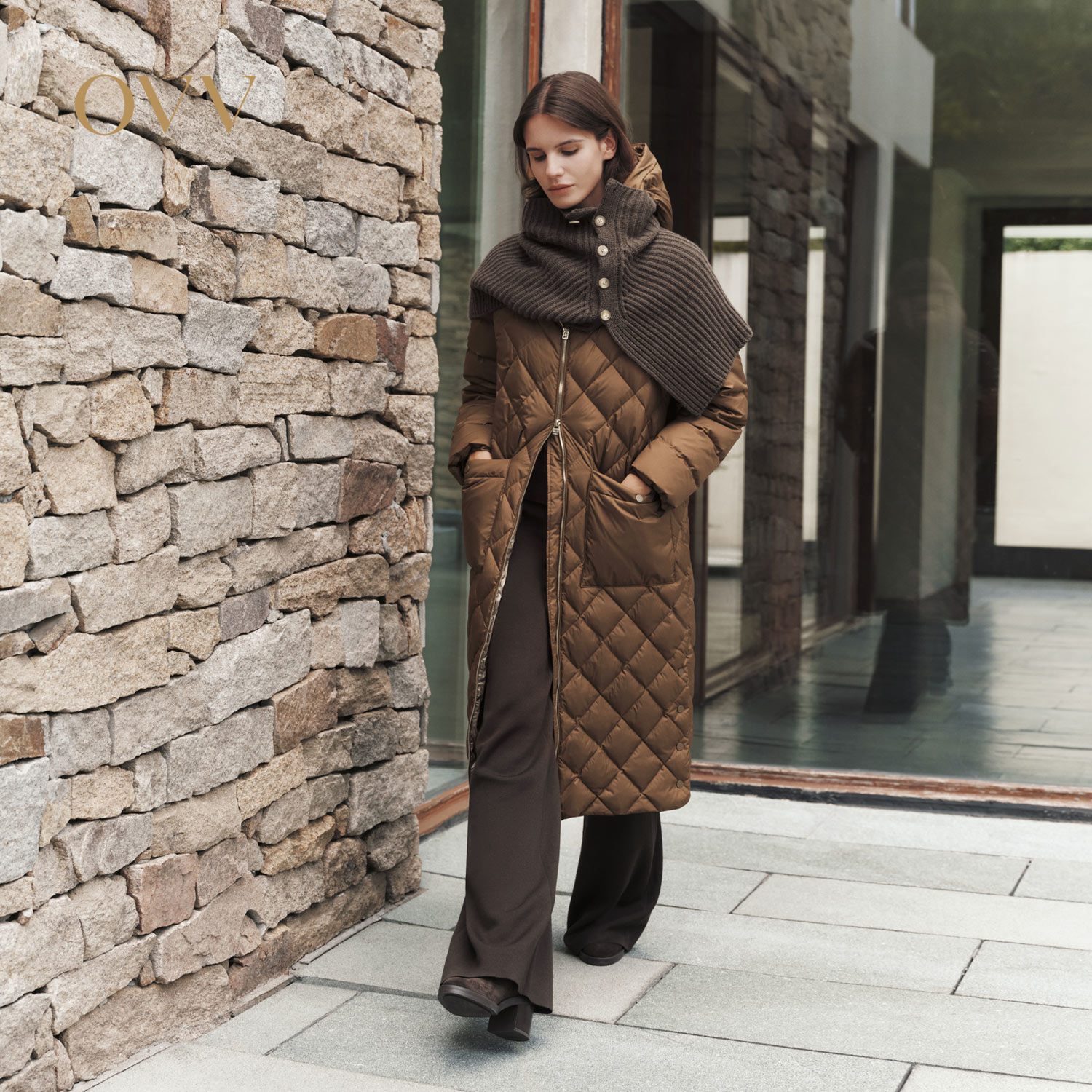 拉链开合 可拆卸连帽 直筒版型