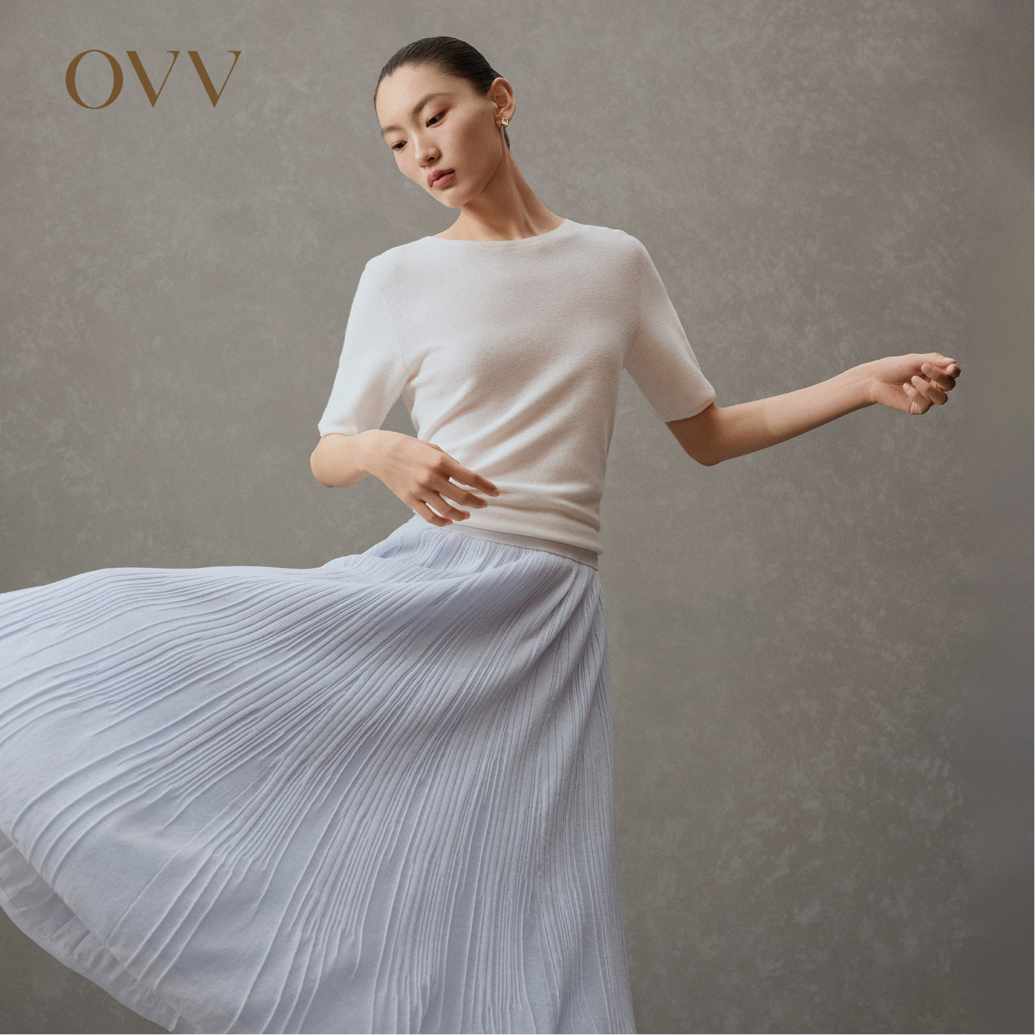 OVV春夏热卖女装轻盈飘逸干爽舒适松紧腰A字百褶半身裙