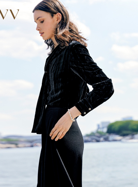 OVV秋冬新款女装精致压褶V领飘带休闲通勤丝绒衬衣