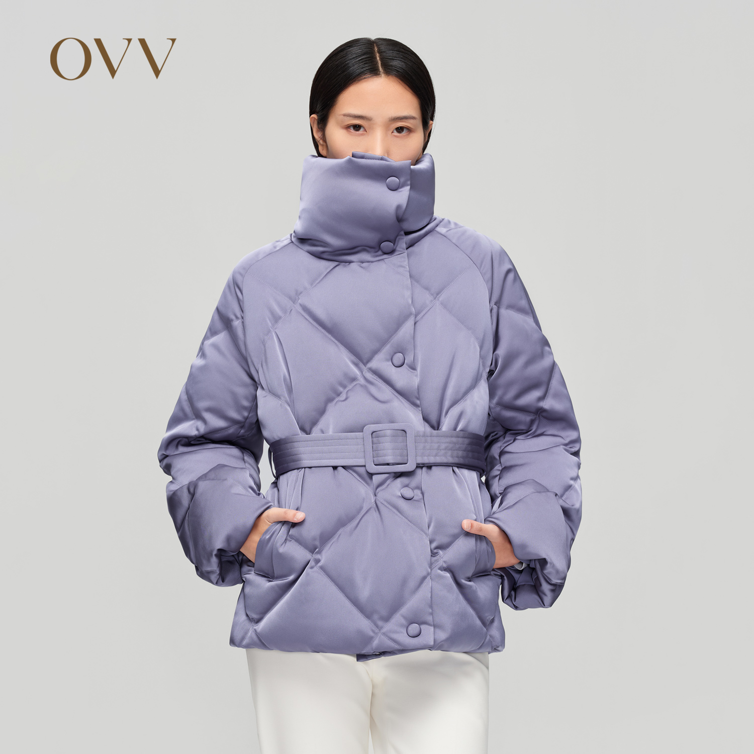 光泽面料 高领设计 鹅绒填充