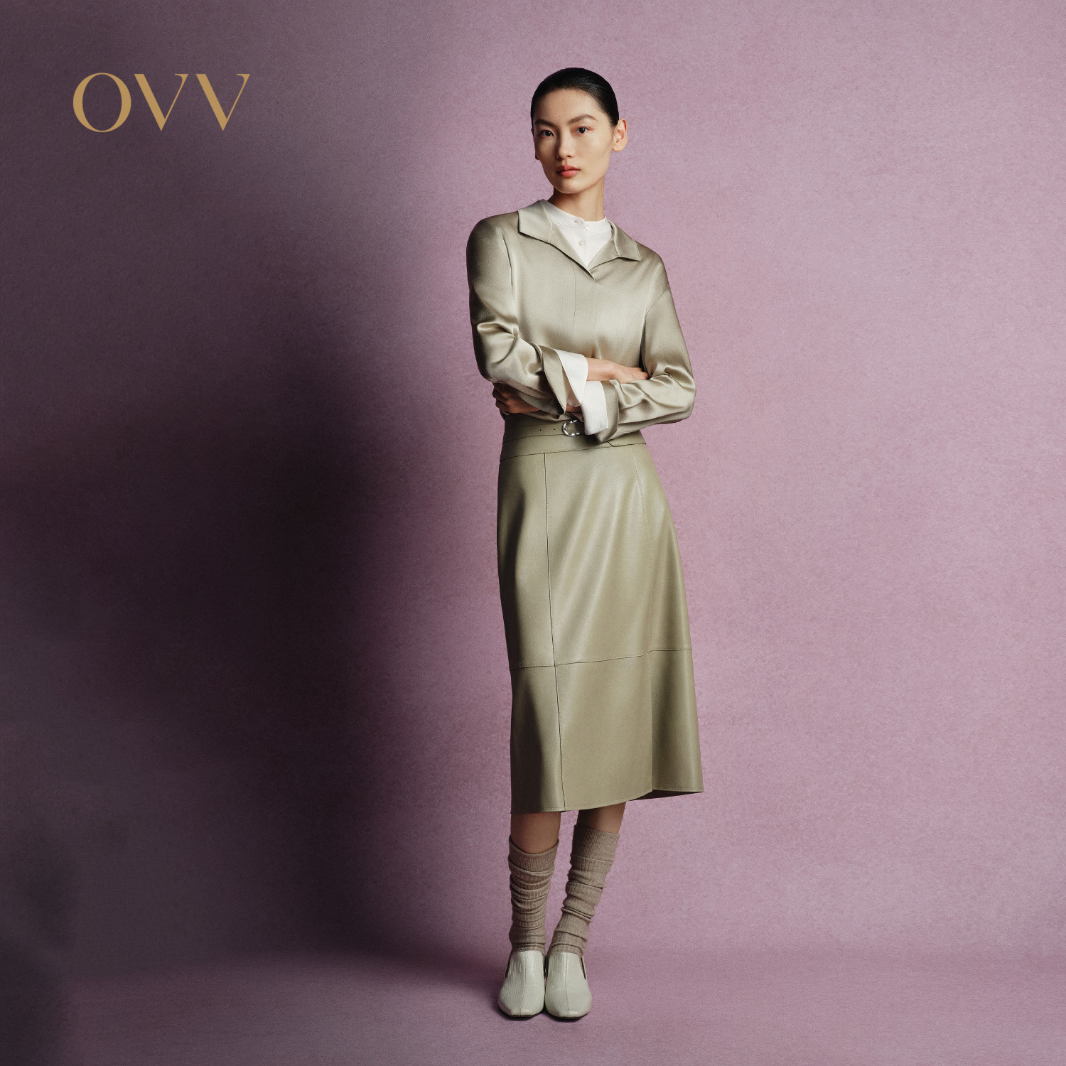 OVV秋冬热卖女装左前侧开衩金属D字扣装饰皮质半身裙