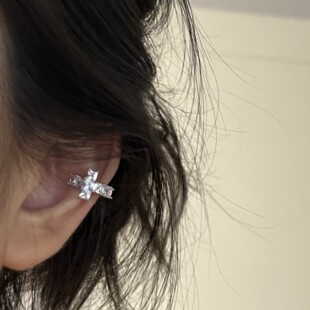 [楼哈哈]精致闪钻锆石十字架耳骨夹无耳洞耳夹小众冷淡风短款耳饰