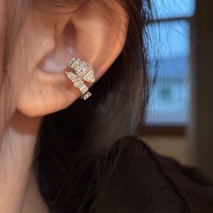 [楼哈哈]爆闪水钻蛇形耳骨夹无耳洞轻奢高级感耳夹精灵耳饰耳挂女