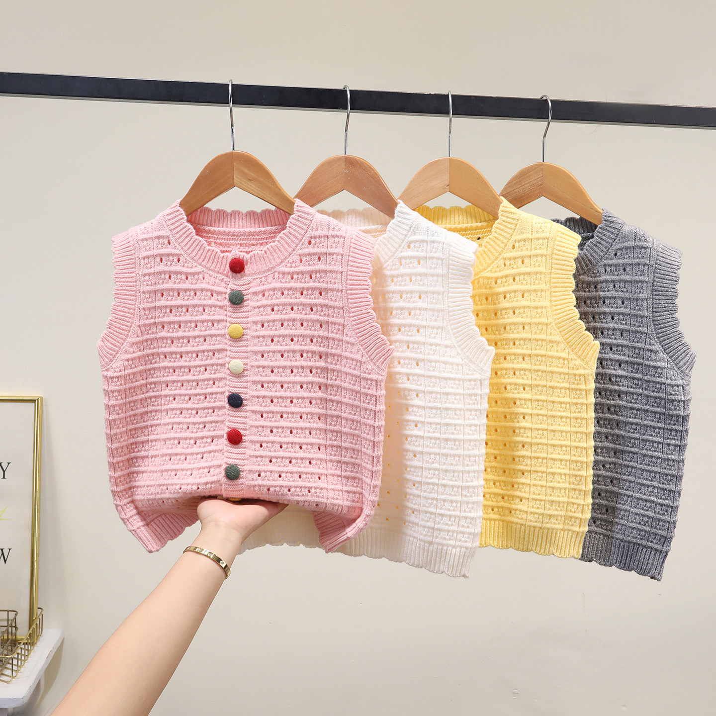 女童马甲春装2026新款薄款洋气韩版儿童针织背心春季外穿女孩坎肩