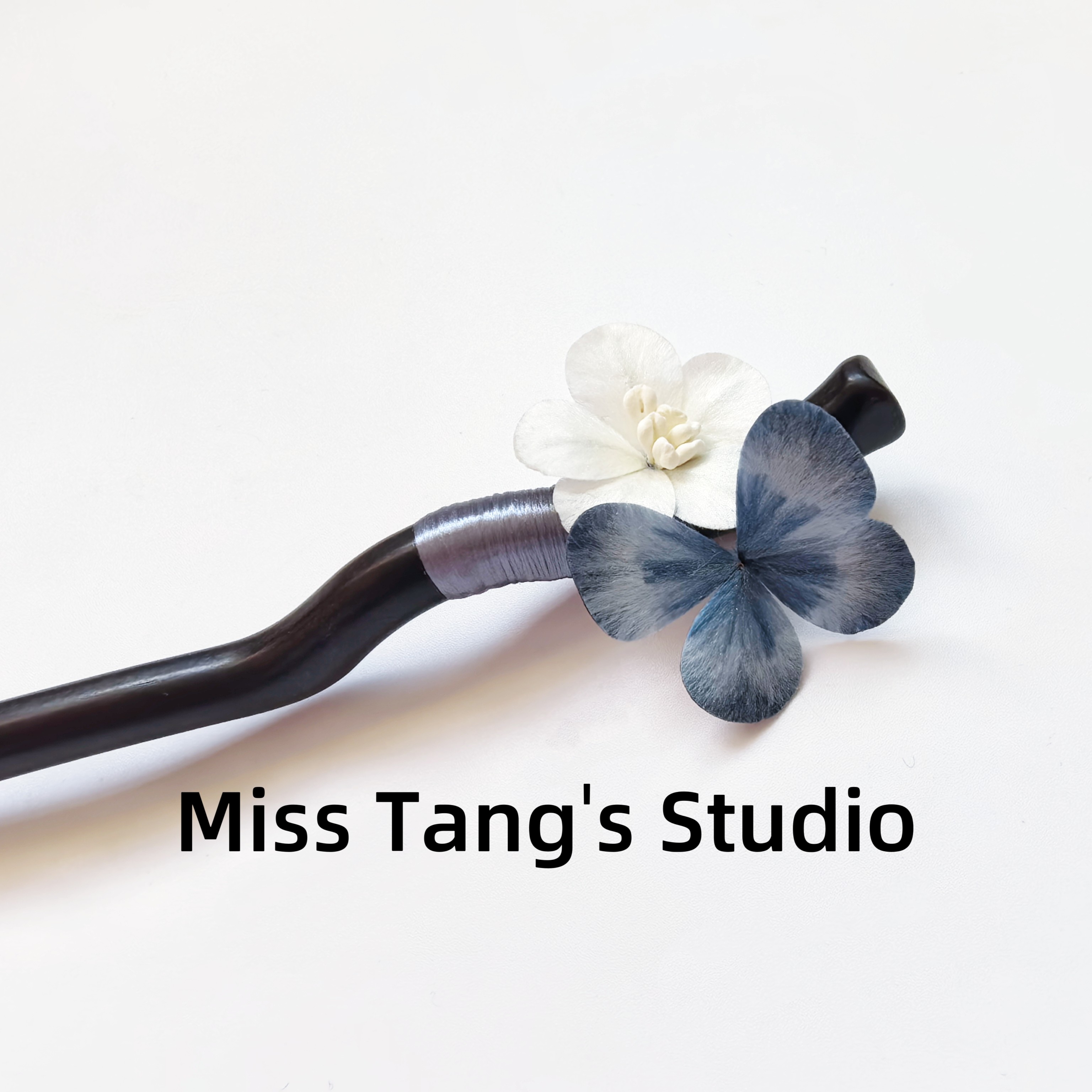 原创新中式非遗绒花蓝蝴蝶檀木竹枝发簪清冷日常盘发现代简约旗袍