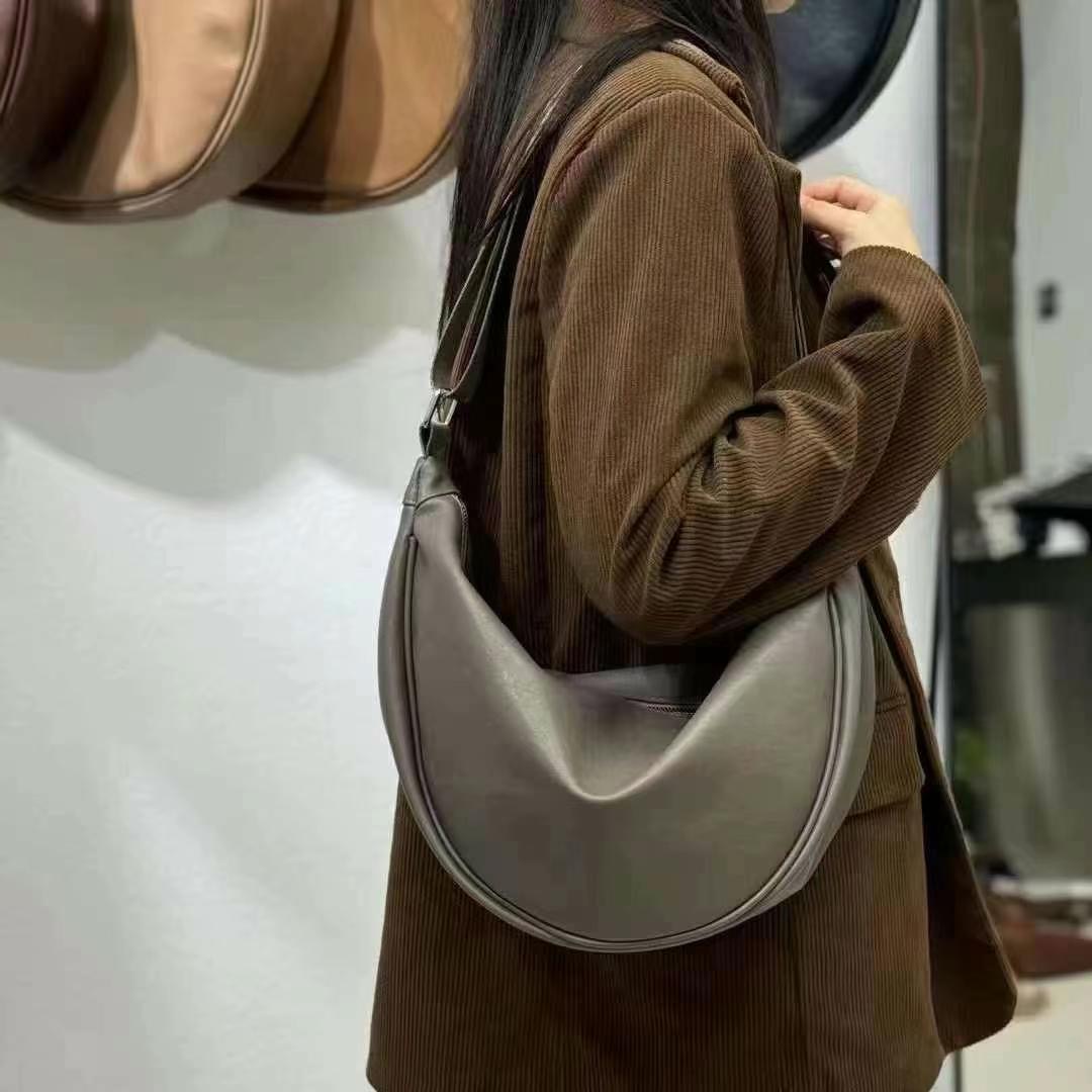 2025新款单肩包女士防水饺子包软皮包时尚简约高档背包百搭斜挎包