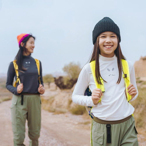 有这么只UzMz吸湿排汗半高领儿童运动打底秋冬速干吸汗快干T恤