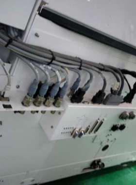 议价Applied Materials半导体设备，白色机柜，带原维修