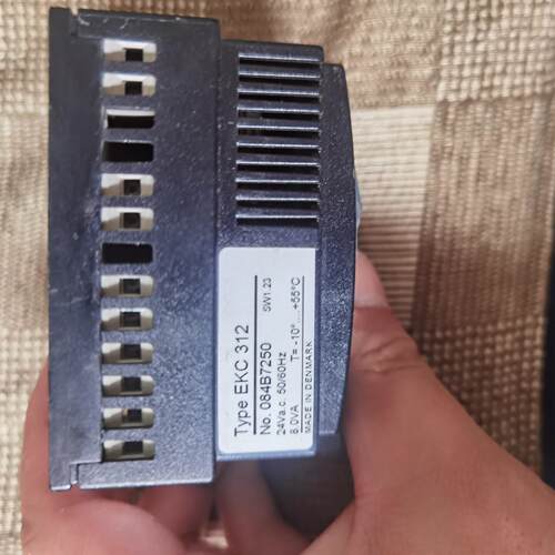 EKC312 084B7250 膨胀阀驱动器 丹佛斯工控控制器议价维修