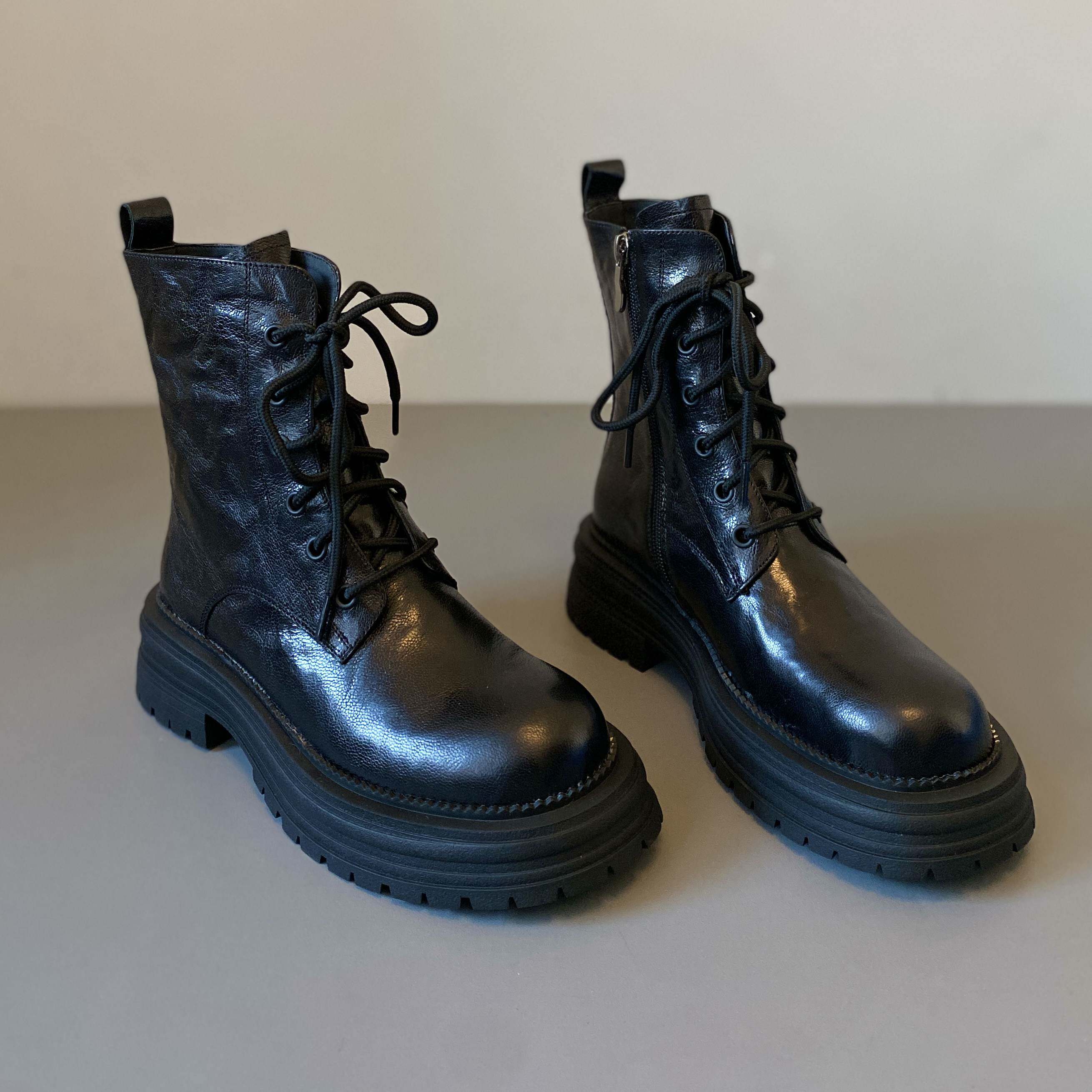 SIXWOO 真皮复古马丁靴系带侧拉链粗跟短靴女圆头秋冬机车靴厚底