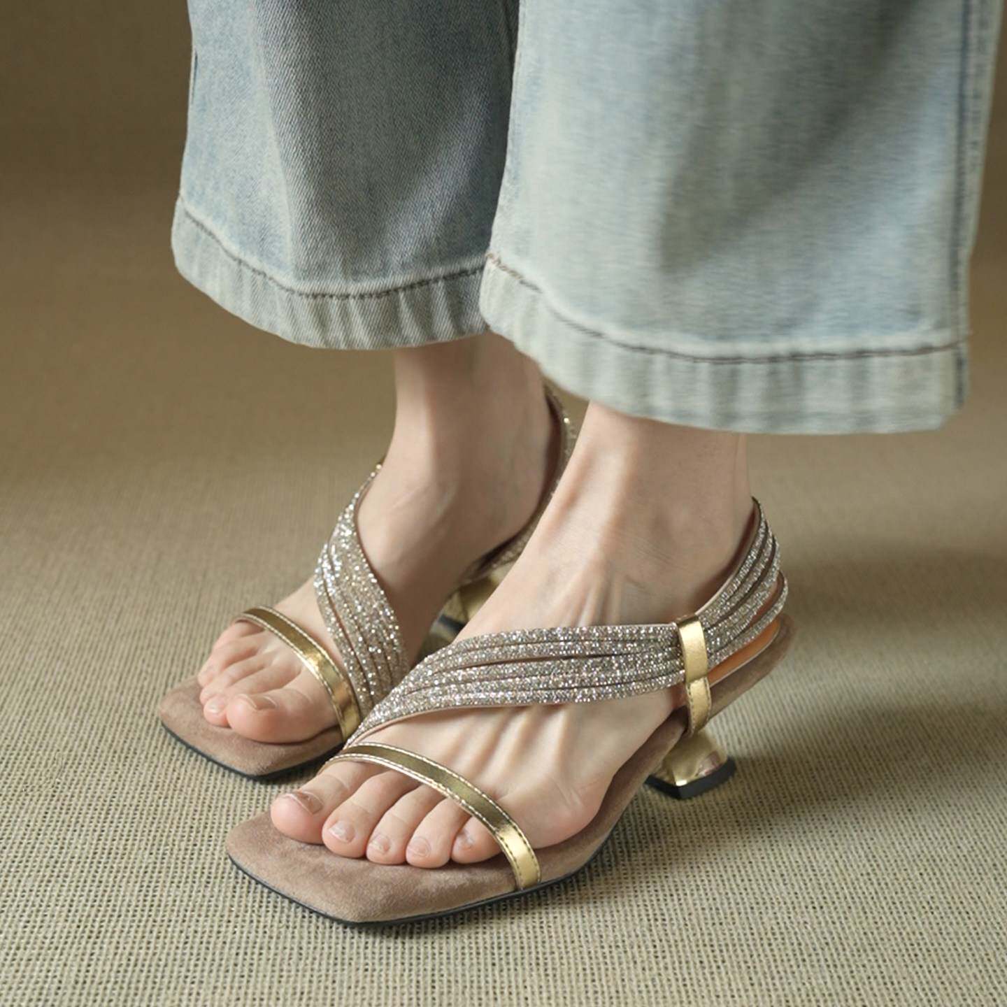 巨好看水钻方头5.5cm高跟凉鞋女鞋2025新款气质百搭金色粗跟凉鞋