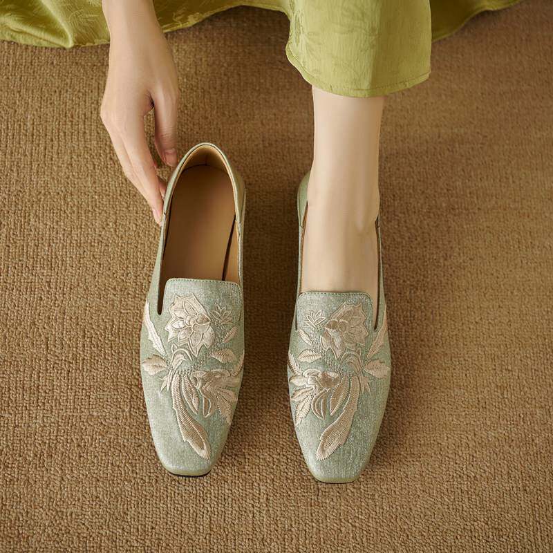 新中式刺绣浅口平底单鞋女软底国风舒适配旗袍设计感小众气质名媛