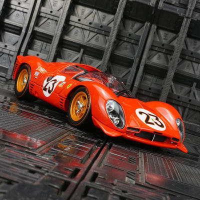 新款 仿真330 P4 Daytona 1967款勒芒复古赛车合金模型