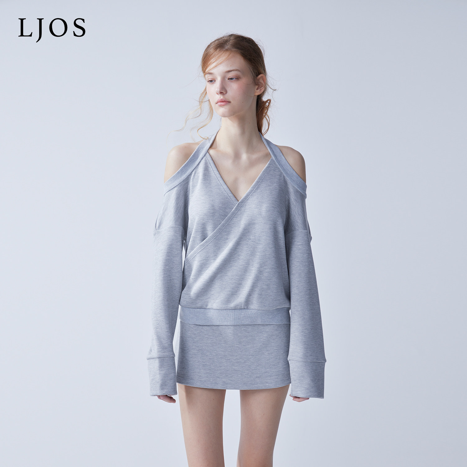 LJOS｜薄雾灰挂脖休闲卫衣上衣休闲短裙裤2025早秋两件套露肩套装图片