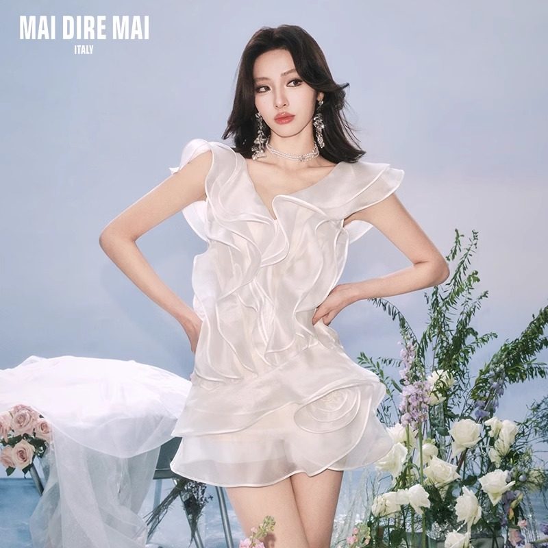 MAI DIRE MAI2025夏季新款玫瑰花v领浪漫度假宴会短袖礼服连衣裙