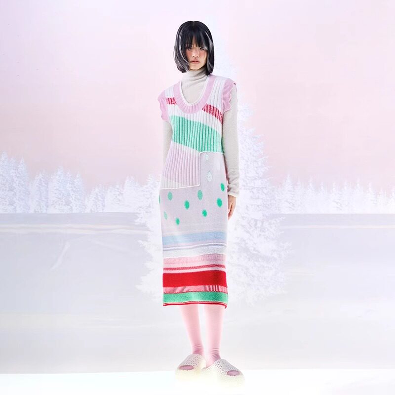 CHAU.RISING/洲升23秋冬新品女百搭针织连衣裙梦幻条纹羊毛背心裙